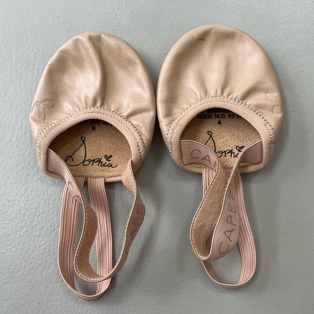 Capezio Turning Pointe 55 Child Medium in Excellent Like New Condition